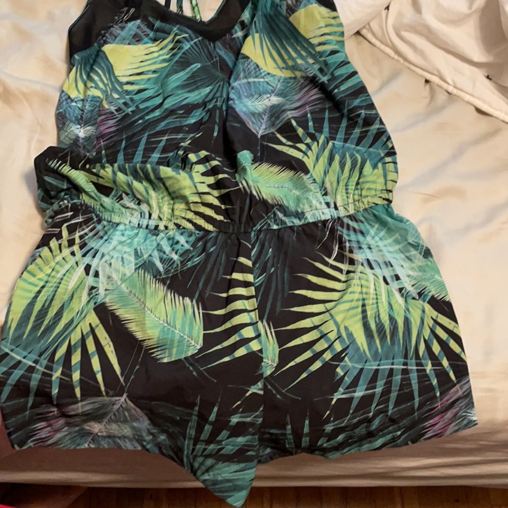 Fabletics Tropical Print Women's Shorts - Black and Green
